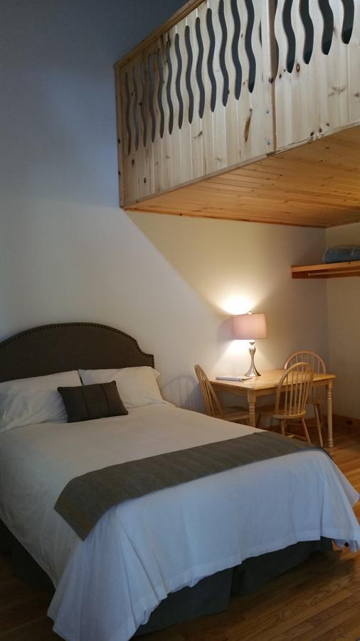 Lenroot Lodge Seeley Extérieur photo