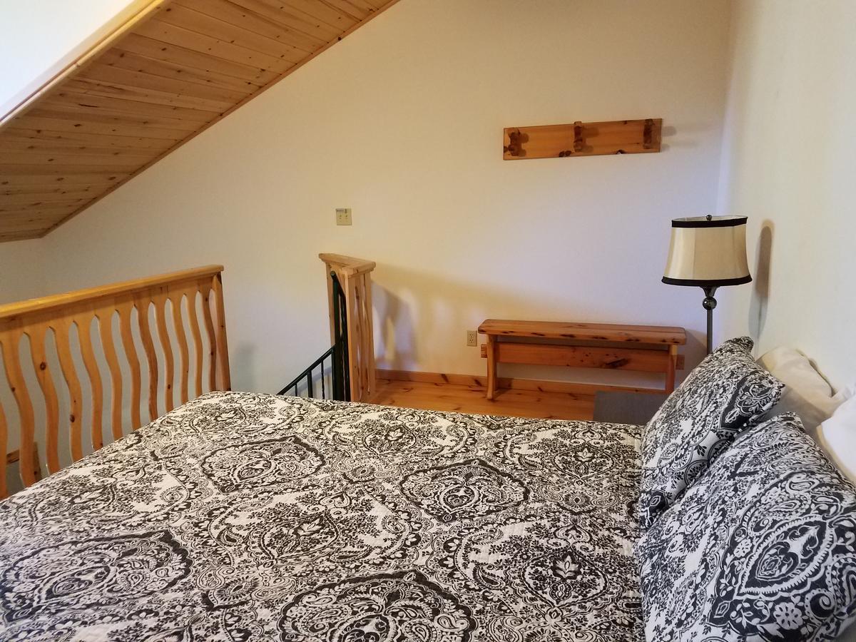Lenroot Lodge Seeley Extérieur photo