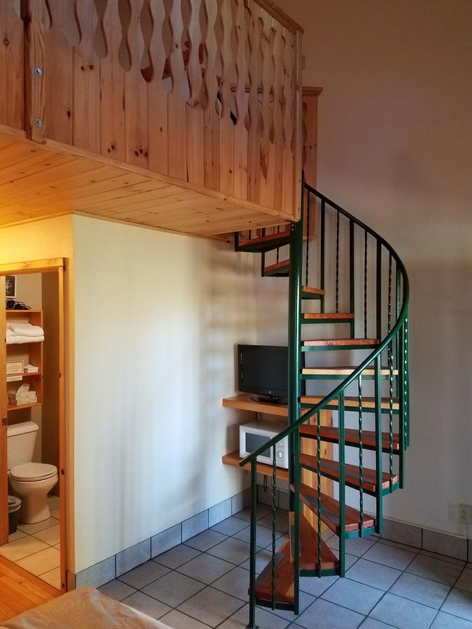 Lenroot Lodge Seeley Extérieur photo
